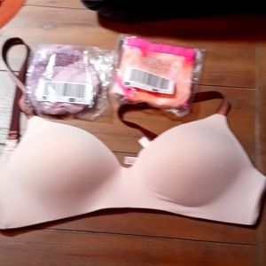 EUC VS BRA AND NEW PANTIES